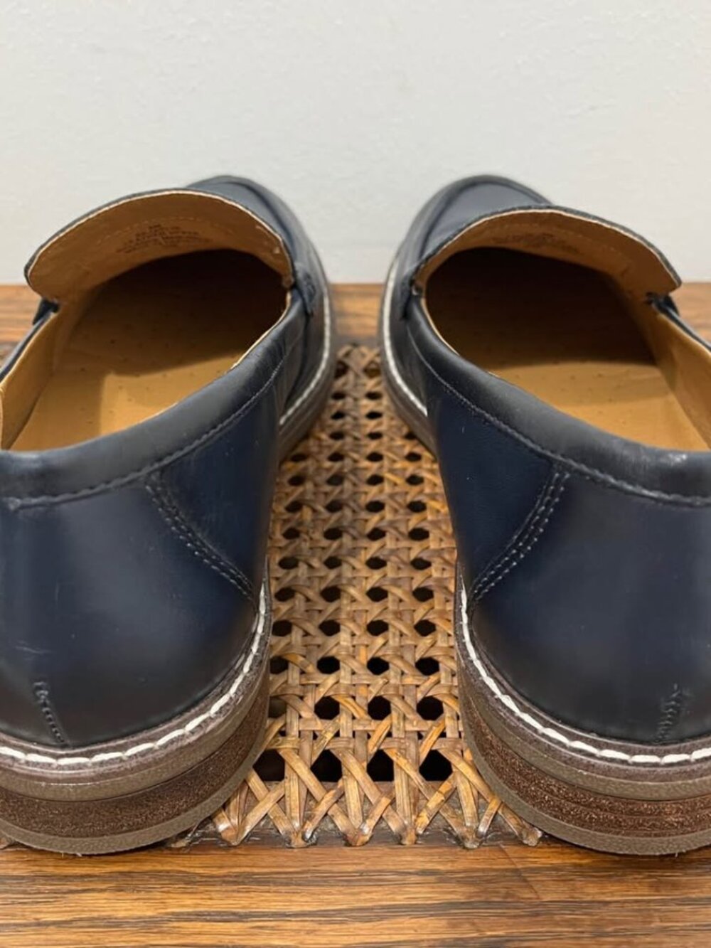 Size 8 Easy Spirit Deep Navy Leather Jaylin Almond Toe Loafer | Preppy Old Money - Picture 7 of 9